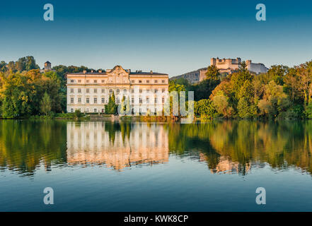 Famoso Schloss Leopoldskron, posizione di Karl Lagerfeld's Paris-Salzburg catwalk show di presentazione per presentare il nuovo Chanel Métiers d'Art 2014/15 fa Foto Stock