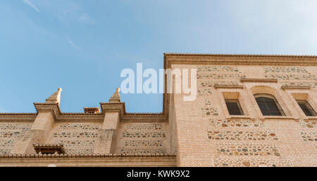 Il Palazzo di Carlo V all'interno della fortificazione Nasrid dell'Alhambra di Granada, Spagna Foto Stock