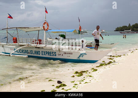 Sulla spiaggia di Bohol, Filippine Foto Stock