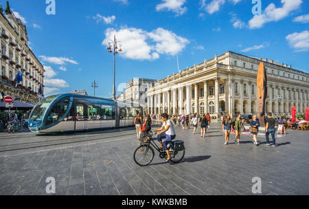 Francia, Gironde department, Bordeaux, la Place de la Comédie, vista del Grand Théâtre de Bordeaux Foto Stock