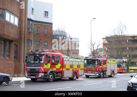 Gennaio 2018 - motori Fire nella città di Cardiff, frequentando un falso allarme chiamata. Foto Stock