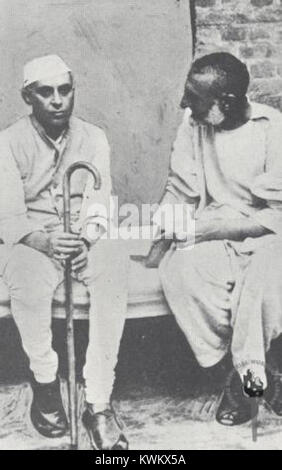 Jawaharlal Nehru con Abdul Ghaffar Khan a Peshawar, Provincia di Frontiera del Nord Ovest, 1940 Foto Stock