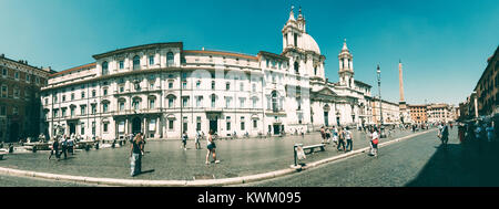 Piazza Navone ampia Foto Stock