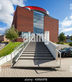 AARHUS, Danimarca - 2016: vista dall'esterno del museo di arte di Aarhus, il museo è stato istituito nel 1859 e l'aggiunta della circolare skyw Foto Stock