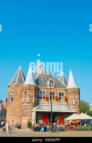 De Waag, ex peso e edificio doganale, Nieuwmarkt, città vecchia, Amsterdam, Paesi Bassi Foto Stock