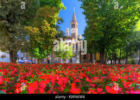 Basilica di Saint Eustorgius a Milano, Lombardia, Italia Foto Stock