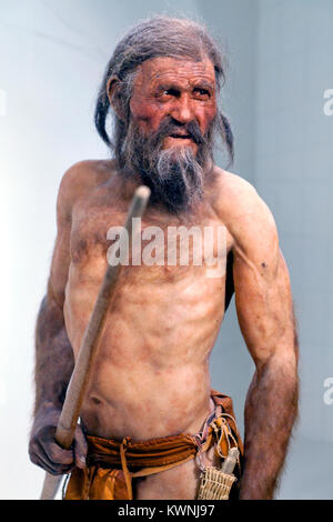 Di Ötzi, Museo Archeologico dell'Alto Adige, Bolzano, Italia Foto Stock