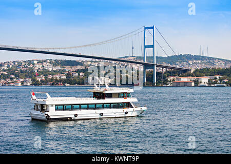 Il Ponte sul Bosforo è uno dei due ponti di sospensione dello spanning del lo stretto del Bosforo, realizzando un collegamento tra Europa e Asia, Istanbul Foto Stock