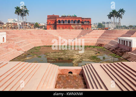 Hussainabad Picture Gallery è una galleria d'arte nella città di Lucknow, India. È anche chiamato come Baradari. Foto Stock