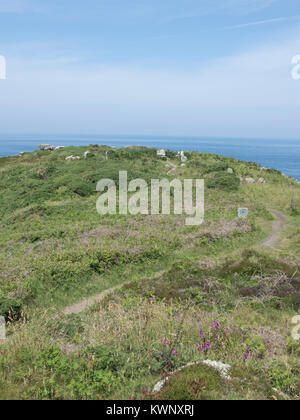 Il castello di Maen Iron Age Fort Hill, ovest Penisola di Penwith, Cornwall, Inghilterra, Regno Unito in estate Foto Stock