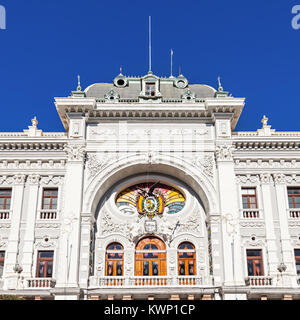 Chuquisaca Governatorato Palace è situato sulla Plaza 25 de Mayo Square in Sucre, Bolivia Foto Stock