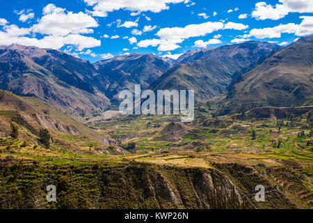 Il Colca Valley si trova a un centinaio di chilometri a nord-ovest di Arequipa, Perù Foto Stock