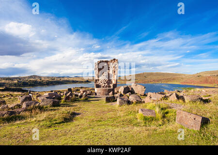 Sillustani è un pre-Inca terreno di sepoltura sulle rive del lago Umayo vicino a Puno in Perù Foto Stock