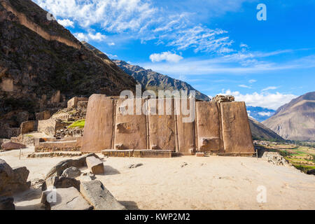 Ollantaytambo parete del sei monoliti (Sun tempio) ad Ollantaytambo, Perù. Foto Stock