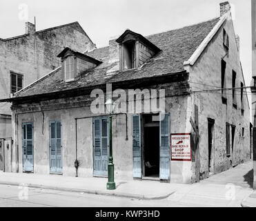 Vintage foto di un shoe repair shop on Dauphine St in New Orleans del 1937 circa Foto Stock