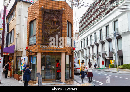 YOKOHAMA, Giappone - 24 novembre 2015: giapponese a una stazione di polizia a Yokohama Chinatown Foto Stock