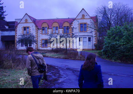 Bangour, Scozia, 09 marzo 2013. Il villaggio abbandonato di Bangour usato per essere una guerra ospedale e reparto psichiatrico. Utilizzato come location per il film, T Foto Stock