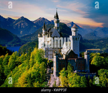 DE - Baviera: Il Castello di Neuschwanstein Foto Stock