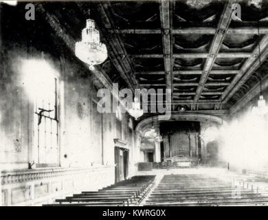 Una fotografia del municipio di Reading, costruito intorno al 1875 nel Regno Unito, che rappresenta il design architettonico vittoriano e lo sviluppo civico della fine del XIX secolo. Foto Stock