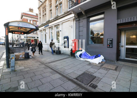 Windsor Berkshire.5 gennaio 2018. Una proposta dal Consiglio di Windsor leader Simon Dudley per cancellare i senzatetto e ruvide traversine da Windsor da Thames Valley Police prima del Royal Wedding dove il principe Harry è dovuto a sposare il 19 maggio ha provocato polemiche Credito: amer ghazzal/Alamy Live News Foto Stock