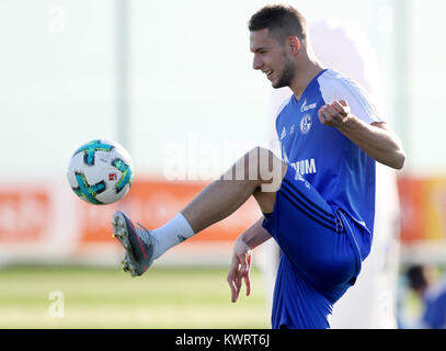 Benidorm, Spagna. Gen 5, 2018. Marko Pjaca in azione in inverno il training camp del team della Bundesliga FC Schalke 04 a Benidorm, Spagna, 5 gennaio 2018. Credito: Tim Rehbein/dpa/Alamy Live News Foto Stock