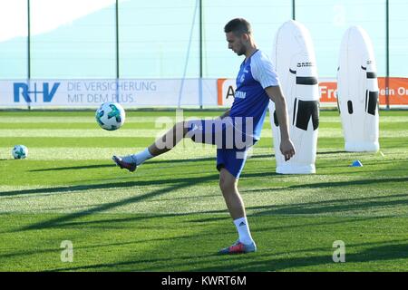 Benidorm, Spagna. Gen 5, 2018. Marko Pjaca in azione in inverno il training camp del team della Bundesliga FC Schalke 04 a Benidorm, Spagna, 5 gennaio 2018. Credito: Tim Rehbein/dpa/Alamy Live News Foto Stock