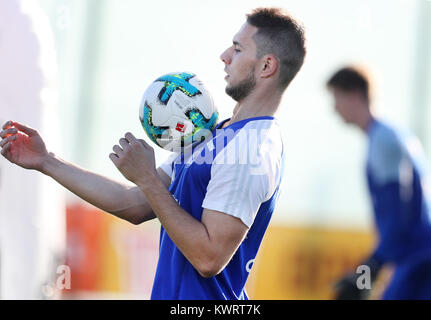 Benidorm, Spagna. Gen 5, 2018. Marko Pjaca in azione in inverno il training camp del team della Bundesliga FC Schalke 04 a Benidorm, Spagna, 5 gennaio 2018. Credito: Tim Rehbein/dpa/Alamy Live News Foto Stock