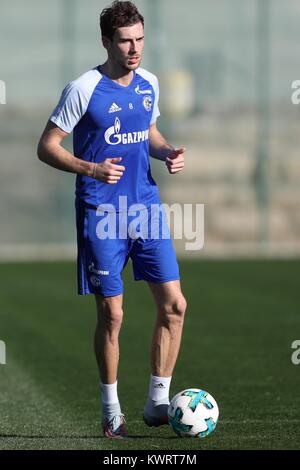 Benidorm, Spagna. Gen 5, 2018. Leon Goretzka in azione in inverno il training camp del team della Bundesliga FC Schalke 04 a Benidorm, Spagna, 5 gennaio 2018. Credito: Tim Rehbein/dpa/Alamy Live News Foto Stock