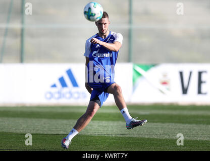 Benidorm, Spagna. Gen 5, 2018. Marko Pjaca in azione in inverno il training camp del team della Bundesliga FC Schalke 04 a Benidorm, Spagna, 5 gennaio 2018. Credito: Tim Rehbein/dpa/Alamy Live News Foto Stock