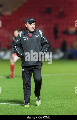 Parc y Scarlets, Llanelli, Wales, Regno Unito. Venerdì 5 Gennaio 2018. Scarlets head coach Wayne Pivac davanti alla Guinness Pro14 match tra Scarlets e newport gwent Dragons. Credito: Gruffydd Thomas/Alamy Live News Foto Stock