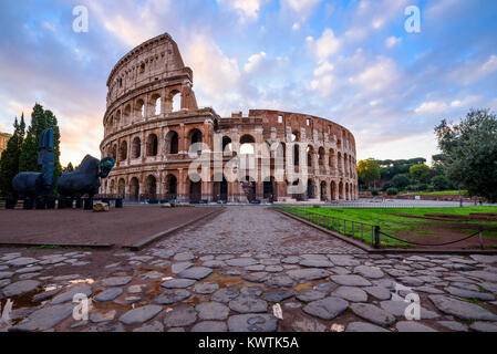 Colosseo al tramonto, Roma, lazio, Italy Foto Stock