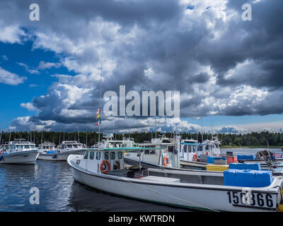 Lobster barche, Quai de Loggiecroft Wharf, Kouchibouguac River, Kouchibouguac National Park, New Brunswick, Canada. Foto Stock