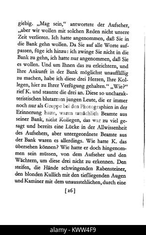 Una scena di "De Kafka Prozeß" (il processo), che continua i temi dell'esplorazione della burocrazia, dell'alienazione e della lotta per il significato in un mondo apparentemente indifferente. Foto Stock
