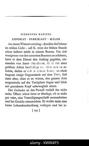 Questa immagine illustra un'altra scena del processo, catturando il senso di confusione e disperazione del protagonista all'interno di un sistema giuridico assurdo, rafforzando i temi dell'alienazione e dell'impotenza. Foto Stock