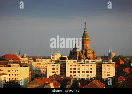 Vista aerea della Cattedrale Ortodossa e altri edifici in Timisoara, Contea di Timis, Romania Foto Stock