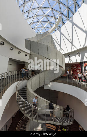 ST. Pietroburgo, STATI UNITI D'AMERICA - FEBR 16, 2017: Salvador Dali Museum di San Pietroburgo, FL, Stati Uniti d'America. Salvator Dalì - artista. Il museo dispone di uno dei più grandi riuniscono Foto Stock