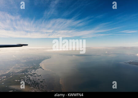 Tipico paesaggio della costa occidentale della Florida in Fort Myers. Vista aerea del mare e dalle splendide spiagge della Florida. Foto Stock