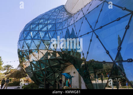 ST. Pietroburgo, STATI UNITI D'AMERICA - FEBR 16, 2017: Salvador Dali Museum di San Pietroburgo, FL, Stati Uniti d'America. Salvator Dalì - artista. Il museo dispone di uno dei più grandi riuniscono Foto Stock