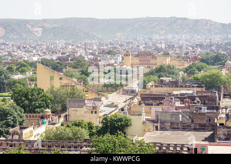 Vista aerea di Jaipur dalla torre della vittoria Foto Stock