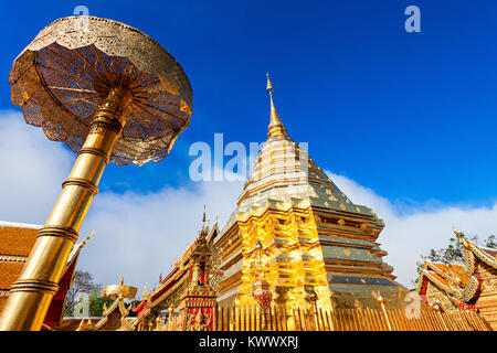 Wat Phra That Doi Suthep è un Theravada tempio buddista vicino a Chiang Mai, Thailandia Foto Stock