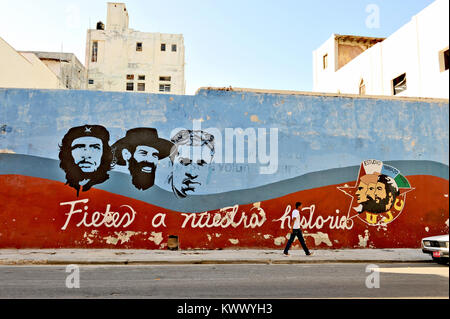 L'Avana, Cuba, 11 maggio 2009. Graffiti e pitture murali che rappresentano il cubano degli eroi nazionali, all Avana, Maggio 11th, 2009. Foto Stock