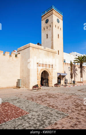 Torre della città di Essaouira Medina. Essaouira è una città nella parte occidentale Regione marocchina di Marrakech Safi, sulla costa atlantica. Foto Stock