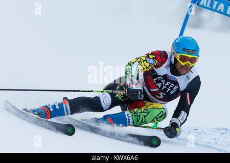 Alta Badia, italia 17 dicembre 2017. BREITFUSS KAMMERLANDER S. (Bol) competere nel Audi FIS Coppa del Mondo di Sci Alpino Slalom Gigante maschile Foto Stock