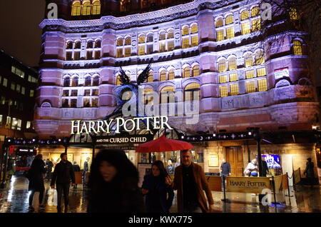 Harry Potter e il maledetto bambino presso il Palace Theatre di Londra, Inghilterra, Regno Unito Foto Stock