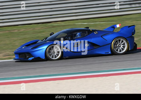 MUGELLO, Italia - 26 ottobre 2017: Ferrari FXX-K durante le Finali Mondiali Ferrrari 2017 - XX programmi nel circuito del Mugello Foto Stock