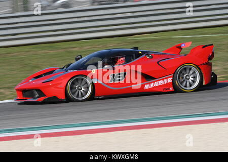 MUGELLO, Italia - 26 ottobre 2017: Ferrari FXX-K durante le Finali Mondiali Ferrrari 2017 - XX programmi nel circuito del Mugello Foto Stock