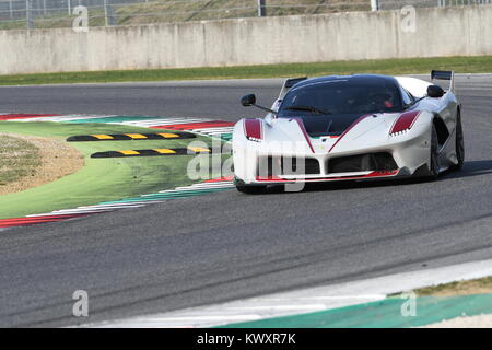 MUGELLO, Italia - 26 ottobre 2017: Ferrari FXX-K durante le Finali Mondiali Ferrrari 2017 - XX programmi nel circuito del Mugello Foto Stock