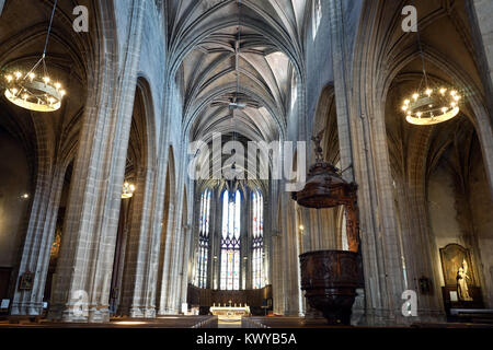 BOURG En Bresse, Francia - circa nel luglio 2015 all'interno di Cathedrale Notre-Dame-de-l'Annunciazione Foto Stock