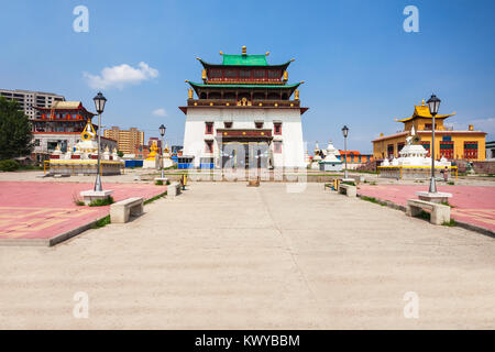 Il Gandantegchinlen o Monastero Gandan è uno stile cinese buddista tibetana monastero nella capitale mongola di Ulaanbaatar Foto Stock