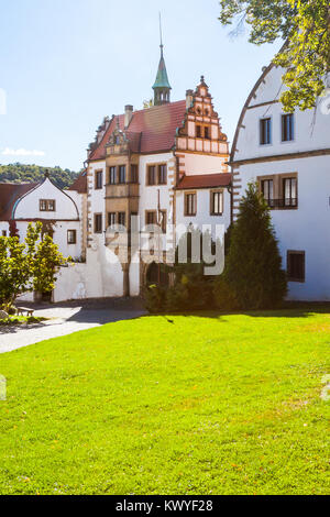 Chateau Benesov nad Ploucnicí nella Boemia settentrionale con angoli romantici in autunno la luce, in corrispondenza del bordo del paesaggio della Repubblica ceca Svizzera sassone Foto Stock